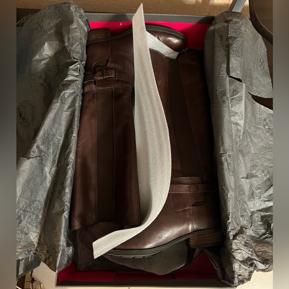 Vince Camuto Pipper boots size 7M. - Picture 14 of 15